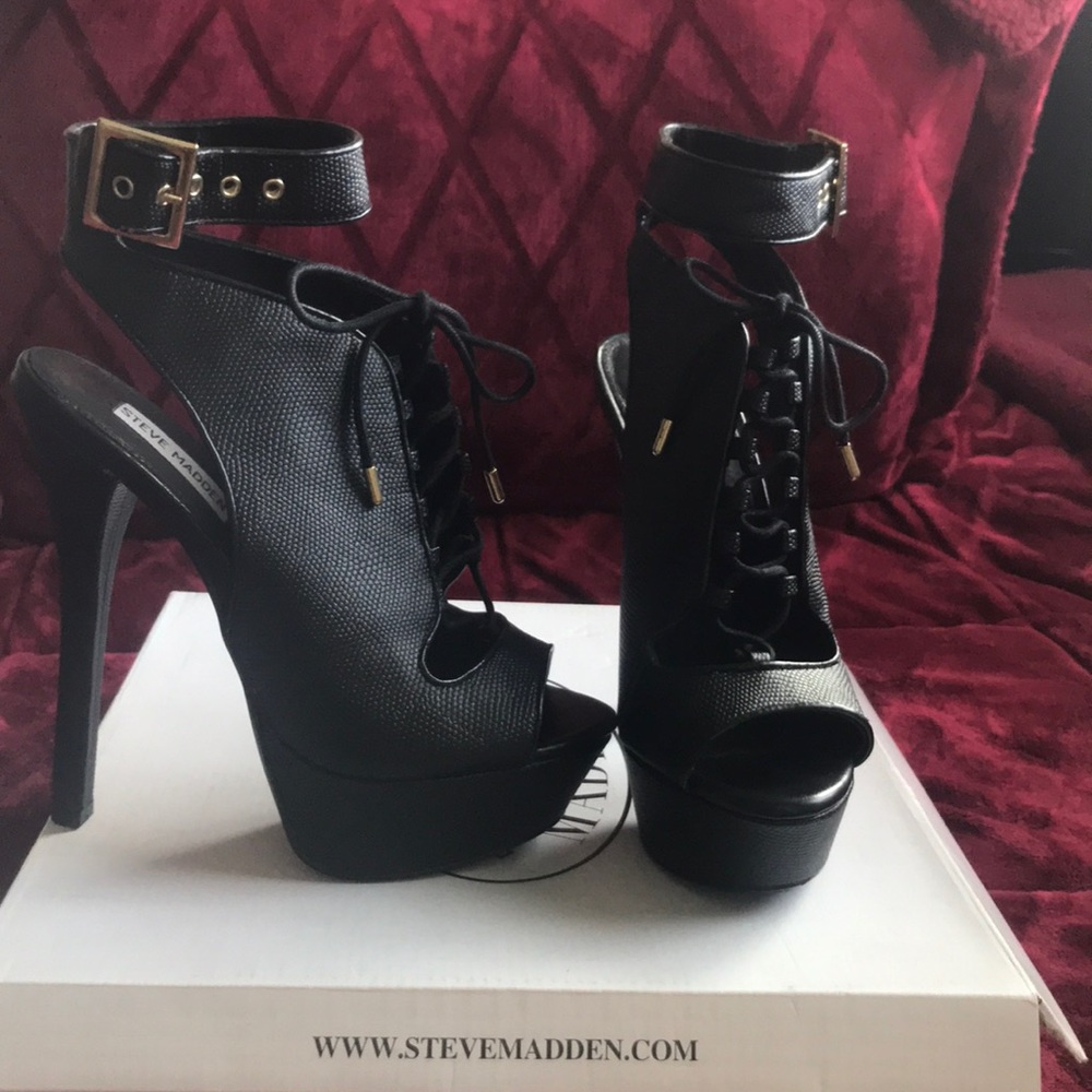 Leather platform sandal